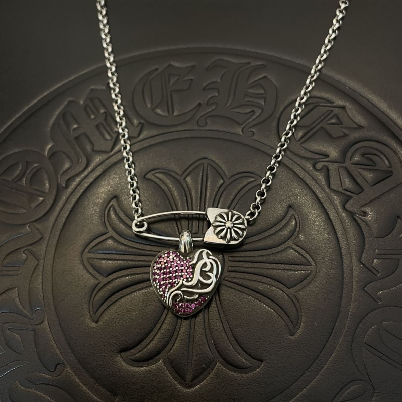 Ch*0me He**ts necklaces